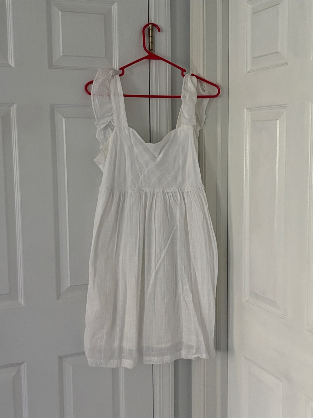 Vineyard Vines White Ruffled Strap Cotton Chemise